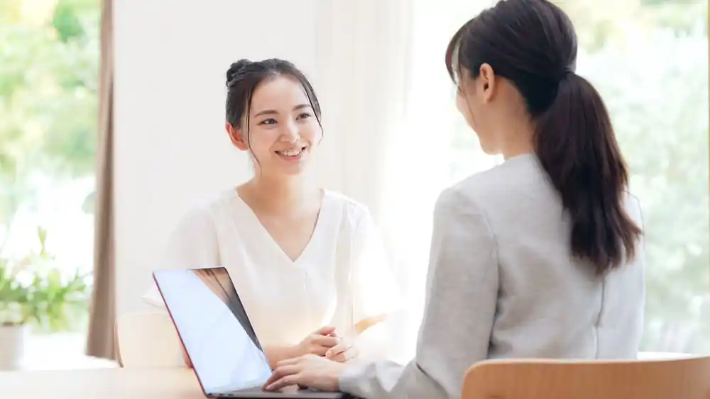 Why Human Therapists Still Outperform AI in Delivering CBT